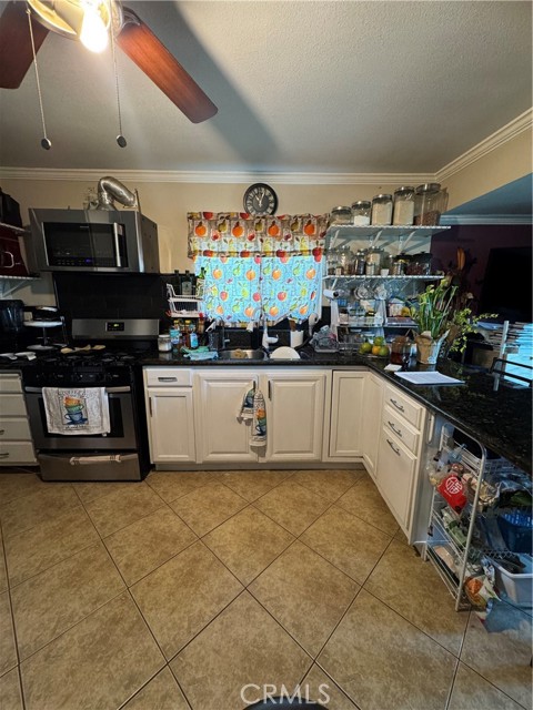 Detail Gallery Image 3 of 7 For 6045 Mission Blvd #13,  Riverside,  CA 92509 - 2 Beds | 1 Baths