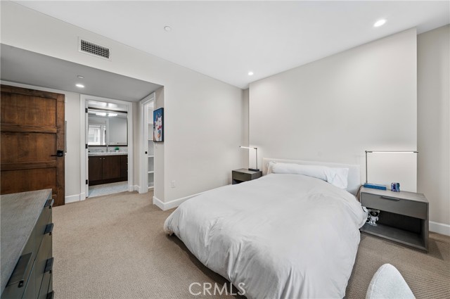 823 S Bundy Drive, Los Angeles CA: https://media.crmls.org/medias/99476adf-4cf0-42fd-b568-709e4d89a7dc.jpg