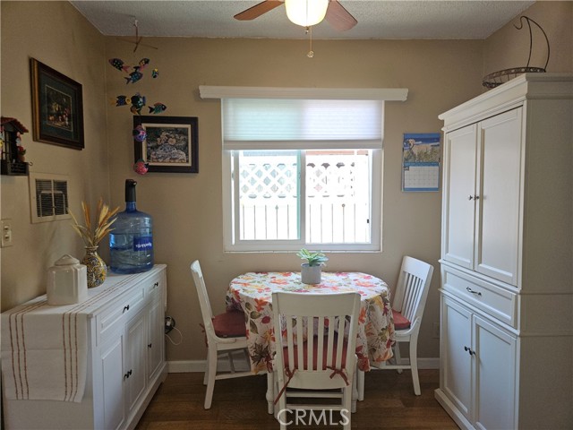 Detail Gallery Image 8 of 11 For 8415 Elburg St, Paramount,  CA 90723 - 2 Beds | 1 Baths
