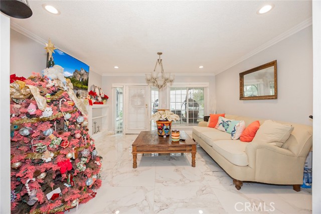 Detail Gallery Image 5 of 28 For 4019 S Van Ness Ave, Los Angeles,  CA 90062 - – Beds | – Baths