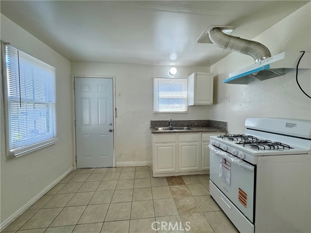 Detail Gallery Image 2 of 7 For 12616 Lambert Rd #1,  Whittier,  CA 90602 - 1 Beds | 1 Baths
