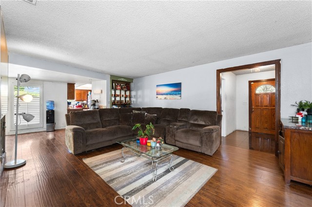 4421 N Sunflower Avenue, Covina CA: https://media.crmls.org/medias/994a351a-cb1d-4b91-bc59-47da9d014923.jpg
