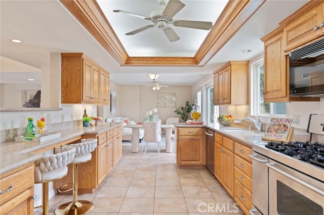 3340 Hillrose Dr, Rossmoor CA: https://media.crmls.org/medias/994b6301-2d20-4667-905b-b58c16d576d9.jpg