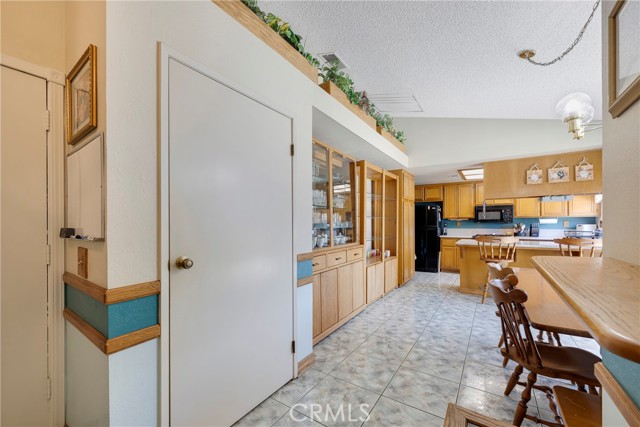 14548 Sylvester Drive, Moreno Valley CA: https://media.crmls.org/medias/994b8214-132a-4969-bfa9-39a5e53b0cc4.jpg