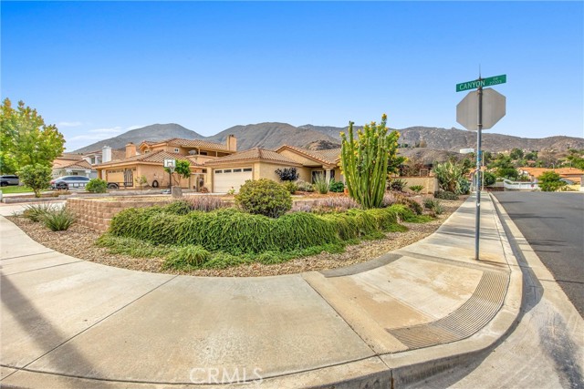 Detail Gallery Image 4 of 33 For 2201 Canyon, Colton,  CA 92324 - 3 Beds | 2 Baths