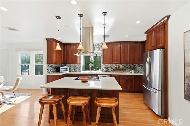 Detail Gallery Image 11 of 39 For 1025 N Screenland Dr, Burbank,  CA 91505 - 3 Beds | 2 Baths