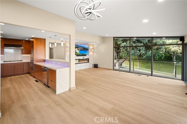 325 N Madison Avenue, Monrovia CA: https://media.crmls.org/medias/994c3f3e-8c72-4e49-bed5-9d9bb865d1ab.jpg