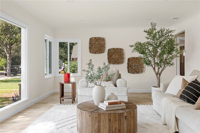 Detail Gallery Image 4 of 42 For 301 W Malvern Ave, Fullerton,  CA 92832 - 3 Beds | 3 Baths