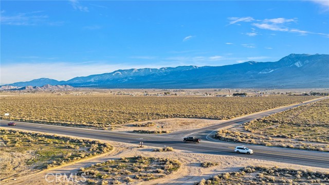 Detail Gallery Image 2 of 19 For 317 Highway 18, Lucerne Valley,  CA 92356 - – Beds | – Baths