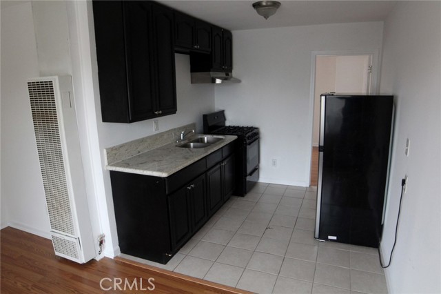 4055 Wall Street, Los Angeles CA: https://media.crmls.org/medias/994d55e6-33a1-4b2a-b38f-7f1e3a3b2728.jpg