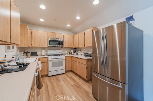 409 Utica Avenue, Huntington Beach CA: https://media.crmls.org/medias/994dd9de-25c5-4c4d-bac7-c6456629adcf.jpg