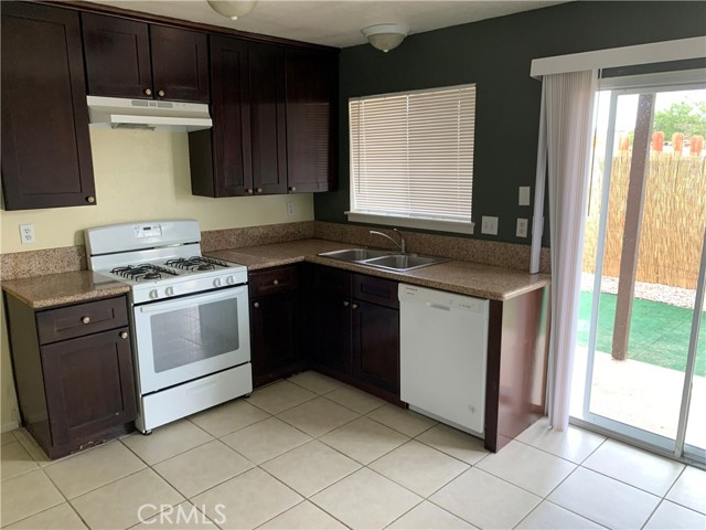 Detail Gallery Image 6 of 9 For 21010 Sitting Bull Rd #3,  Apple Valley,  CA 92308 - 2 Beds | 1 Baths