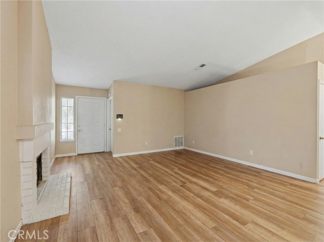 Detail Gallery Image 5 of 15 For 7889 Pinyon, Fontana,  CA 92336 - 2 Beds | 2 Baths