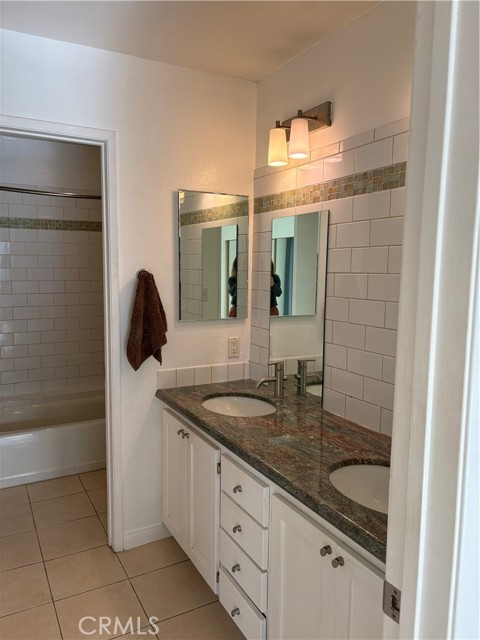 Detail Gallery Image 9 of 14 For 250 the Village #113,  Redondo Beach,  CA 90277 - 1 Beds | 1 Baths