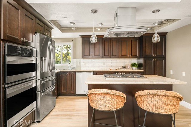 8115 Surfline Drive, Huntington Beach CA: https://media.crmls.org/medias/994f0241-154b-4e16-857a-0a0b634e9eb9.jpg