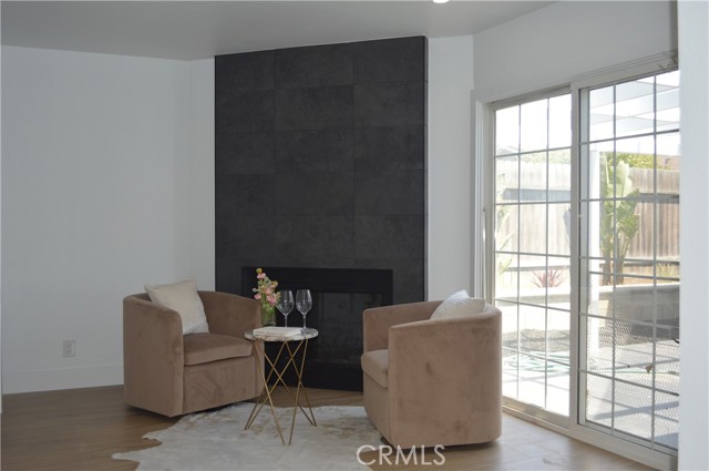 15882 Malm Circle, Huntington Beach CA: https://media.crmls.org/medias/994f3fe3-4e34-4027-9ab6-b0e9b2a337eb.jpg