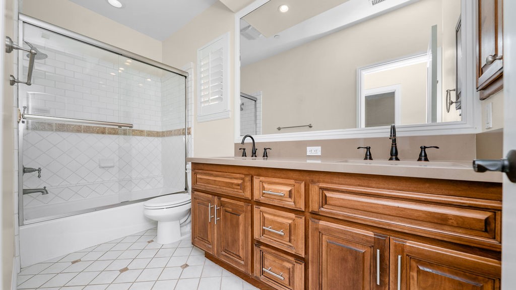 Detail Gallery Image 17 of 27 For 1739 Carlson Ln, Redondo Beach,  CA 90278 - 4 Beds | 2/1 Baths