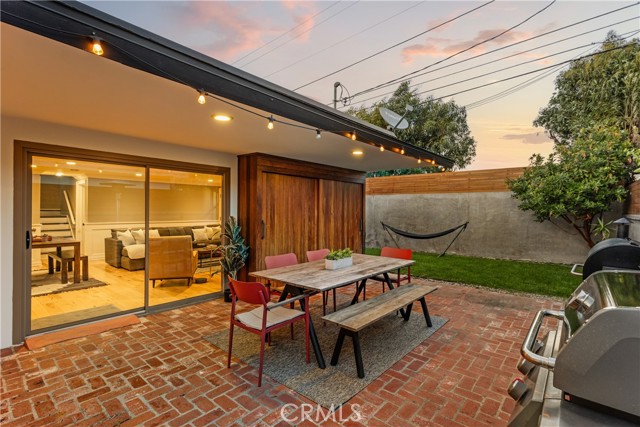 Detail Gallery Image 12 of 31 For 8844 Villanova Ave, Los Angeles,  CA 90045 - 5 Beds | 4 Baths