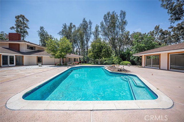 Detail Gallery Image 8 of 39 For 20827 E Mesarica Rd, Covina,  CA 91724 - 8 Beds | 6/1 Baths