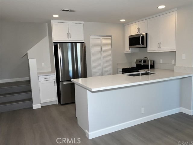 Detail Gallery Image 4 of 15 For 11 Briarglen, Irvine,  CA 92614 - 2 Beds | 2 Baths