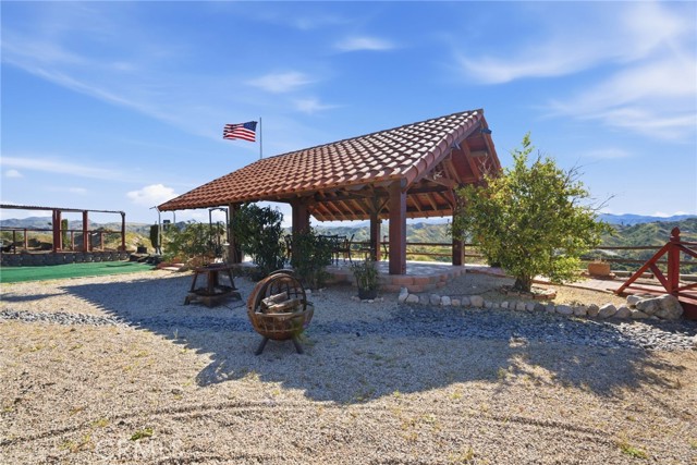 Detail Gallery Image 39 of 44 For 29952 Louis Ave, Canyon Country,  CA 91351 - 5 Beds | 4 Baths