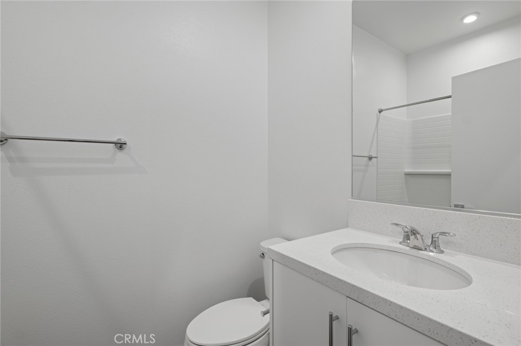 https://media.crmls.org/medias/9950f9a8-ca41-4b54-9797-670b5ae0154a.jpg?preset=X-Large