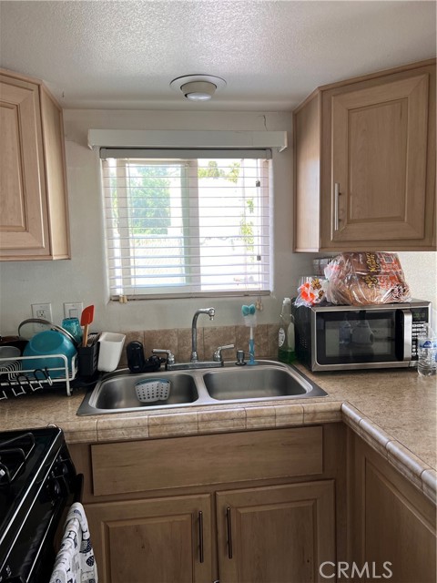 12301 San Fernando Road photo 6