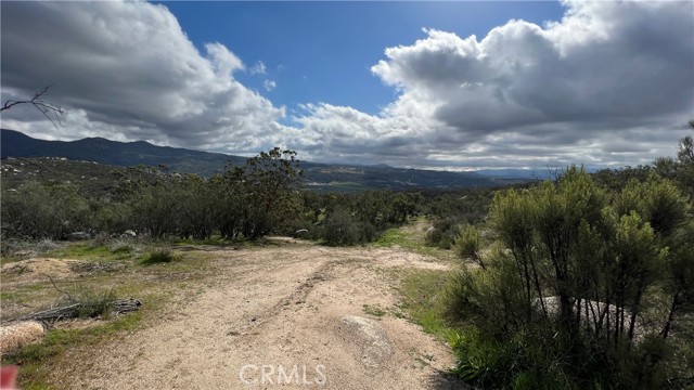 Detail Gallery Image 6 of 16 For 38980 Lorenzo Ln, Hemet,  CA 92544 - 3 Beds | 2 Baths