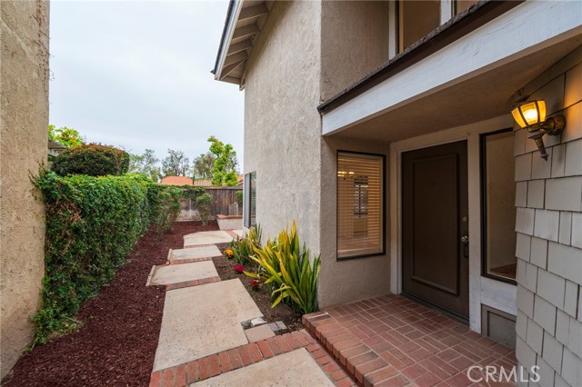 Detail Gallery Image 4 of 43 For 27 Lucero, Irvine,  CA 92620 - 4 Beds | 2/1 Baths