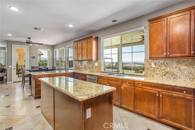 33411 Miners Drive, Yucaipa CA: https://media.crmls.org/medias/99532164-ea2e-4897-b839-38ae88606d61.jpg