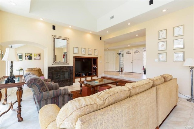 1802 Prince Albert Drive, Riverside CA: https://media.crmls.org/medias/99534939-8f2f-461d-830e-a7de3cab0328.jpg
