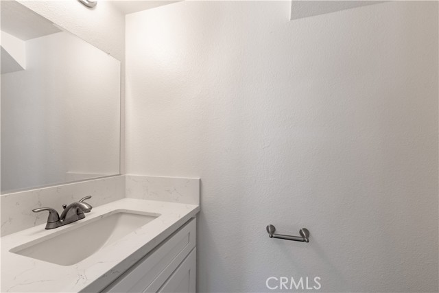 2100 1st Lane, Big Bear City CA: https://media.crmls.org/medias/99535265-d062-4dc9-b025-887fc9845d28.jpg