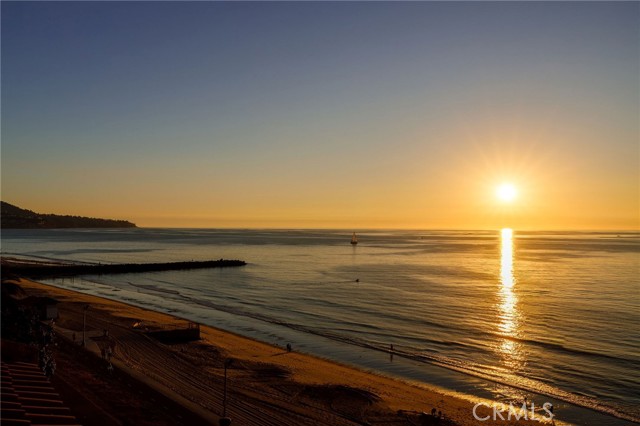 Detail Gallery Image 12 of 44 For 555 Esplanade #320,  Redondo Beach,  CA 90277 - 2 Beds | 2 Baths