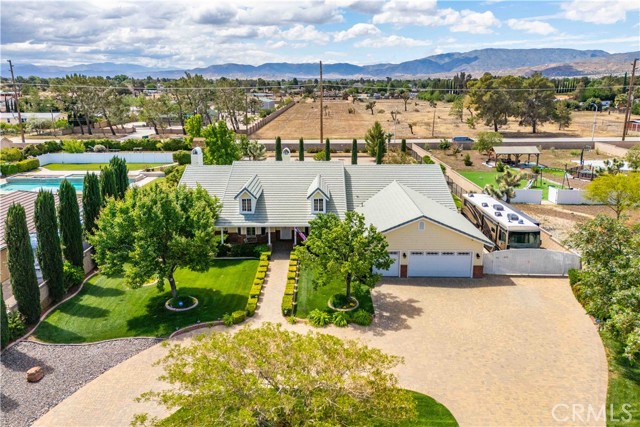 2608 Desert Rose Drive, Lancaster CA: https://media.crmls.org/medias/9953cc21-0833-43ea-8a89-30a5e0b4381b.jpg