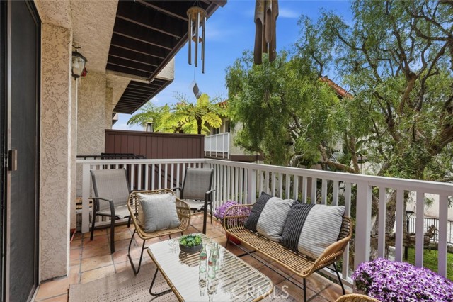 Detail Gallery Image 3 of 26 For 408 Avenue G #30,  Redondo Beach,  CA 90227 - 3 Beds | 2/1 Baths