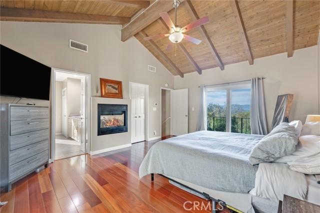 5187 Llano Drive, Woodland Hills CA: https://media.crmls.org/medias/9954e5b0-b4d4-4e3a-b6b5-b0636b89bf3f.jpg