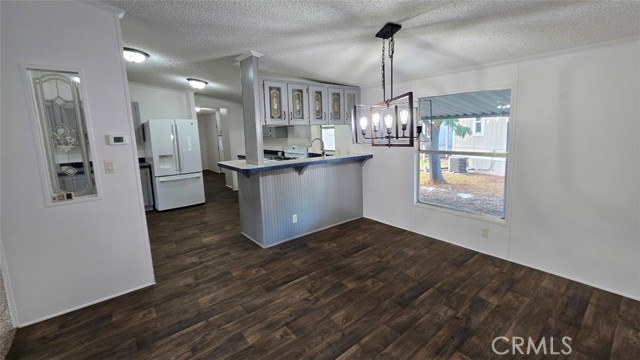 Detail Gallery Image 12 of 30 For 1512 E 5th St Spc 117, Ontario,  CA 91764 - 3 Beds | 2 Baths