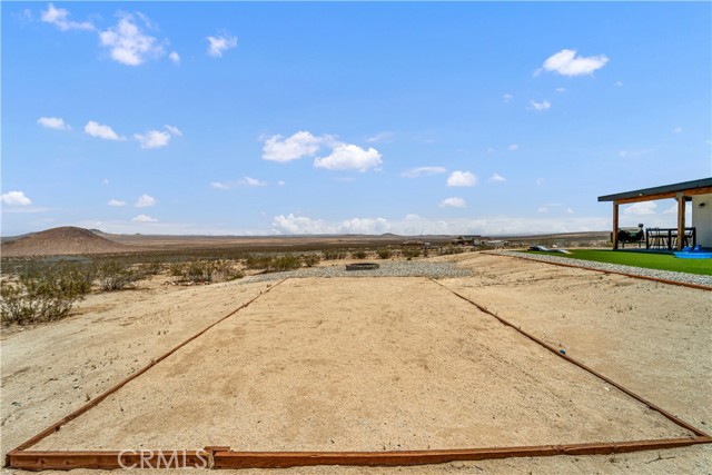 10715 Wilson Drive, California City CA: https://media.crmls.org/medias/9955ef01-2c2f-4b7f-a211-ca0d9e36a4d5.jpg
