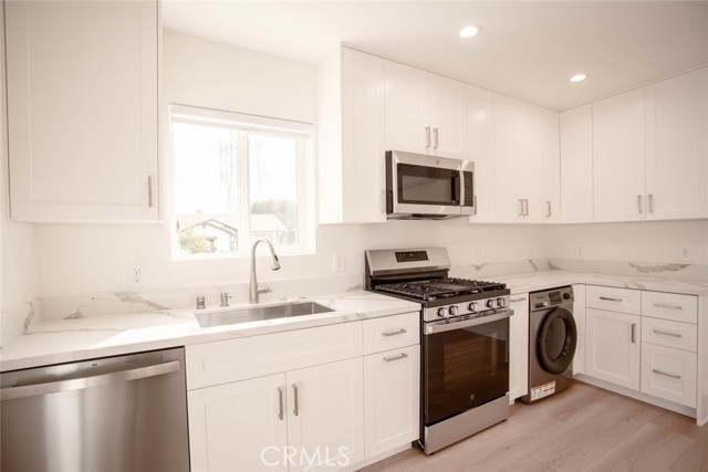 Detail Gallery Image 15 of 29 For 16327 Kalisher St, Granada Hills,  CA 91344 - 1 Beds | 1 Baths