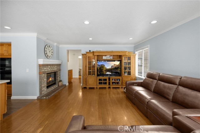 4350 Bennington Court, Chino CA: https://media.crmls.org/medias/995727c6-7904-4cd2-8558-a0c39fa773cb.jpg