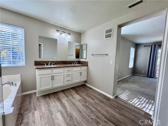 Detail Gallery Image 12 of 26 For 29 Quartz Ln, Ladera Ranch,  CA 92694 - 3 Beds | 2/1 Baths