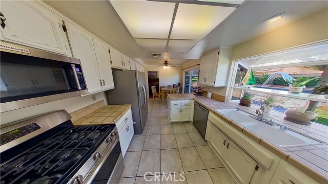 4 Bed Home for Sale in Saugus, California
