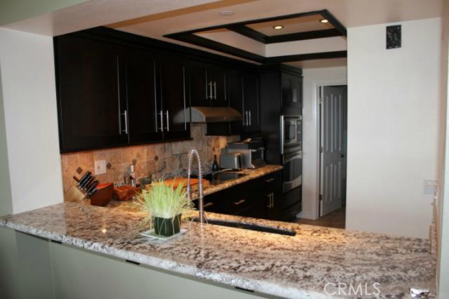 140 The Village, Redondo Beach, California 90277, 1 Bedroom Bedrooms, ,1 BathroomBathrooms,Residential,Sold,The Village,SB14184276