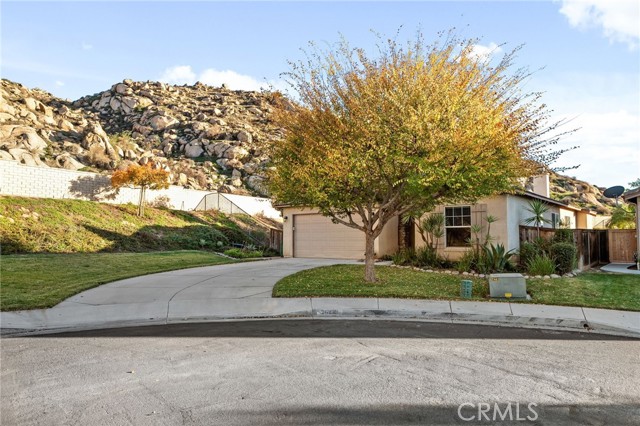 Detail Gallery Image 2 of 34 For 26239 Citation Cir, Moreno Valley,  CA 92555 - 3 Beds | 2 Baths