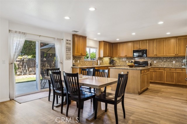 Detail Gallery Image 12 of 51 For 2304 Latigo Ct, Paso Robles,  CA 93446 - 5 Beds | 3 Baths