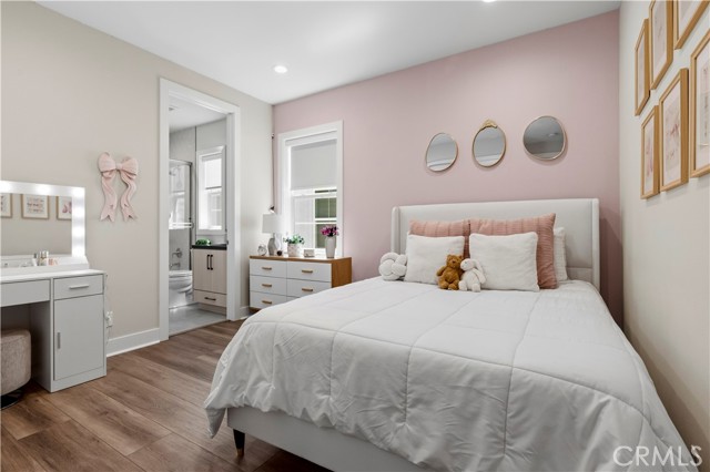 Image 18 of 31 For 440 Riverbend