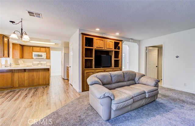 Detail Gallery Image 15 of 42 For 21022 Horsetree Cir, Trabuco Canyon,  CA 92679 - 4 Beds | 2/1 Baths