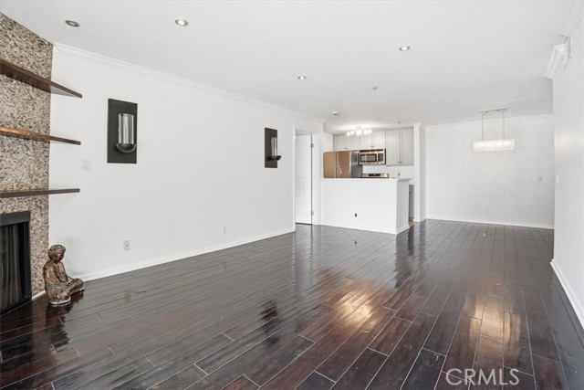 Detail Gallery Image 12 of 44 For 7320 Hawthorn Ave #108,  Los Angeles,  CA 90046 - 2 Beds | 2 Baths
