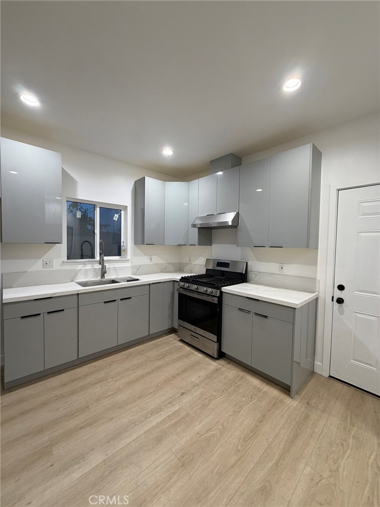 https://media.crmls.org/medias/995a55e5-013e-4c29-a47b-9e1b019fe07a.jpg?preset=X-Large