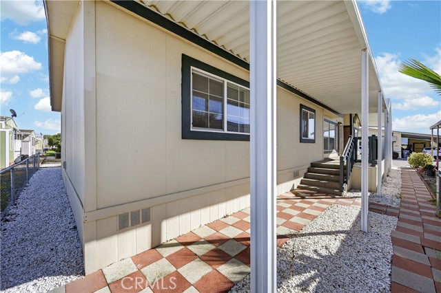 5001 W Florida, Hemet CA: https://media.crmls.org/medias/995ac780-2068-4f5c-8bc5-cd6b21eb9567.jpg